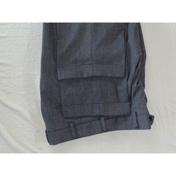 Stafford Performance Classic Fit Pleated/Cuffed Washable Dress Pants. 30X30 MINT - Picture 3 of 10